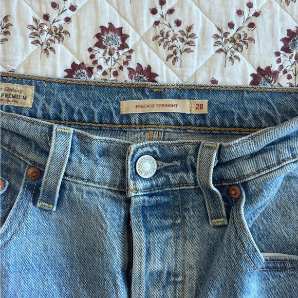 Levi's Ribcage Straight Full Length Jeans Light Wash - Picture 4 of 6